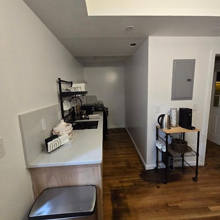 Beautiful Boston Bedroom - New Renovation Exterior photo